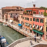 Carmini Canal View & Lift By Lionhost